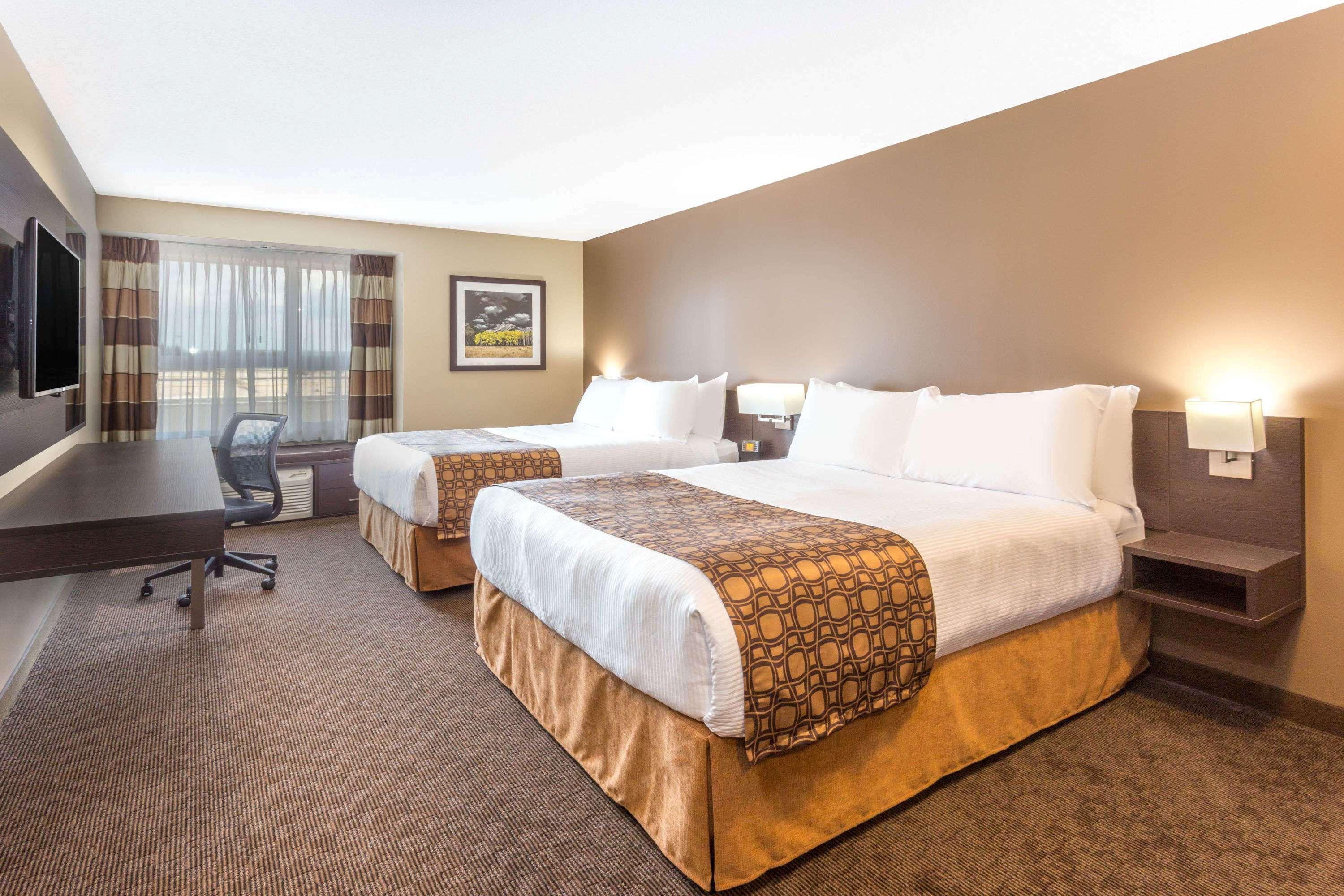Microtel Inn & Suites By Wyndham Whitecourt Dış mekan fotoğraf