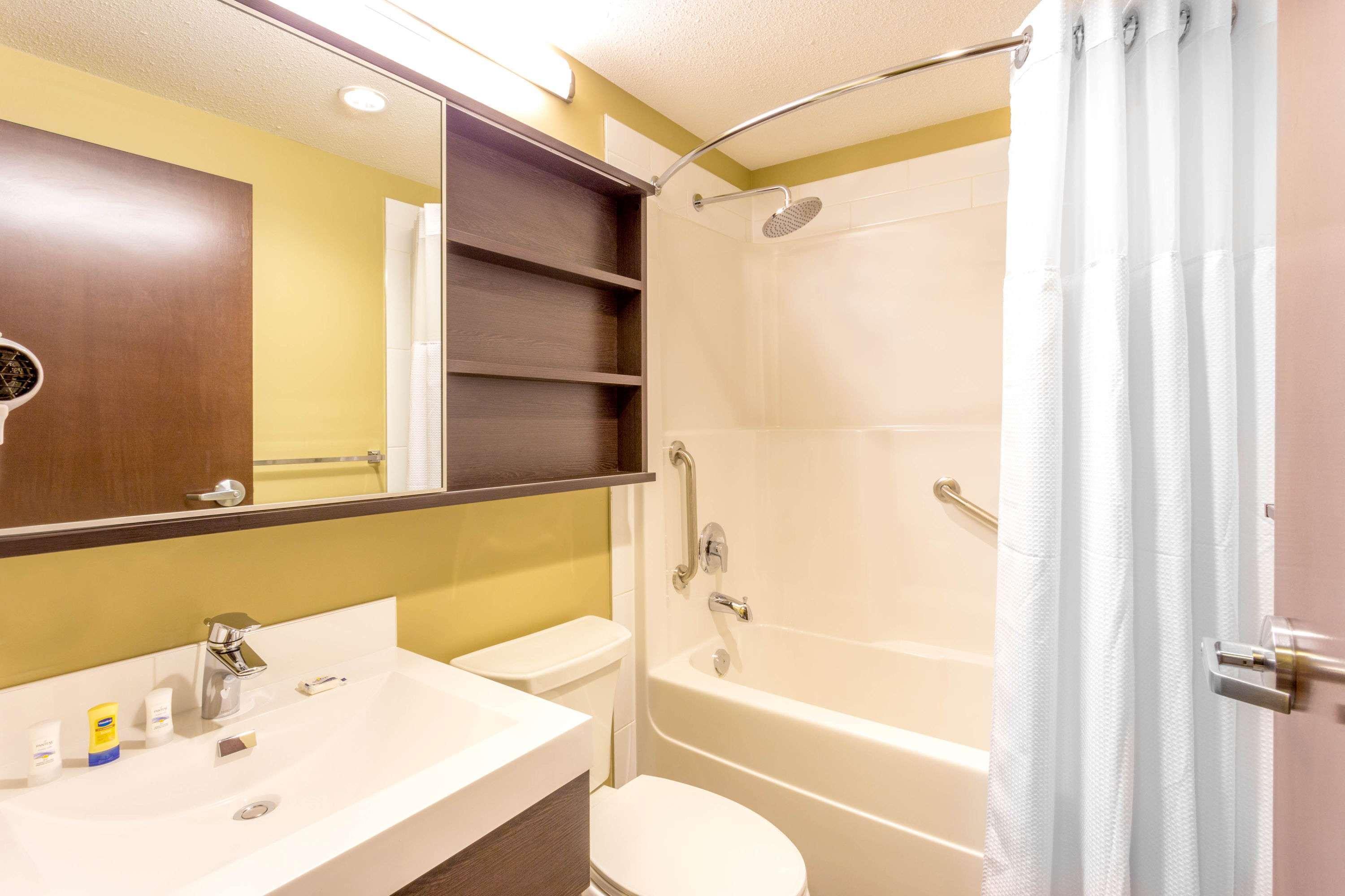 Microtel Inn & Suites By Wyndham Whitecourt Dış mekan fotoğraf