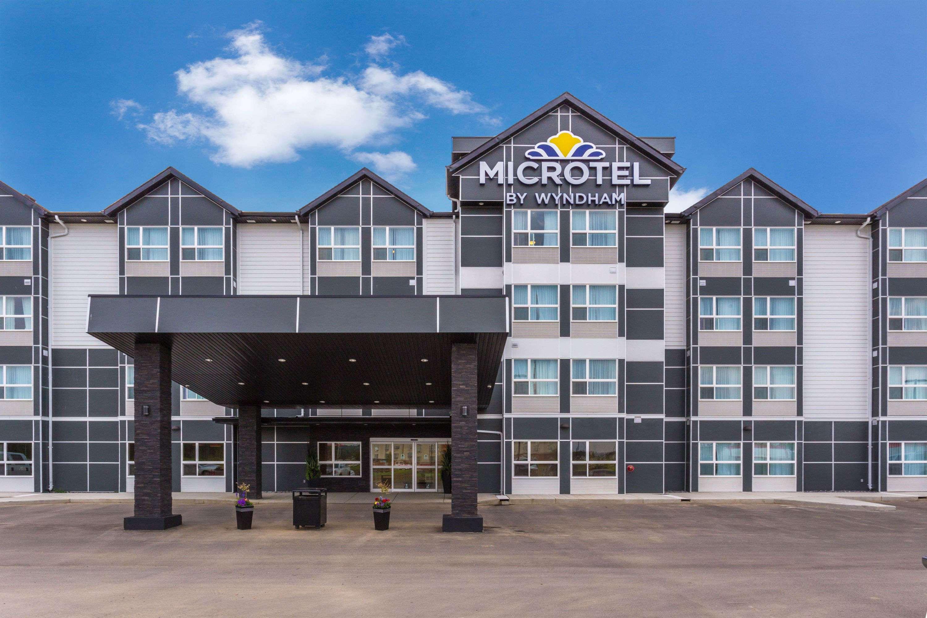 Microtel Inn & Suites By Wyndham Whitecourt Dış mekan fotoğraf