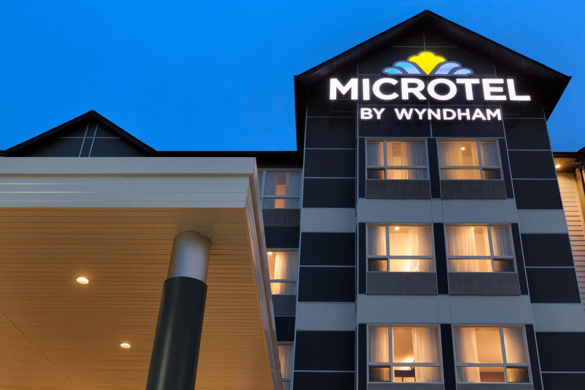 Microtel Inn & Suites By Wyndham Whitecourt Dış mekan fotoğraf