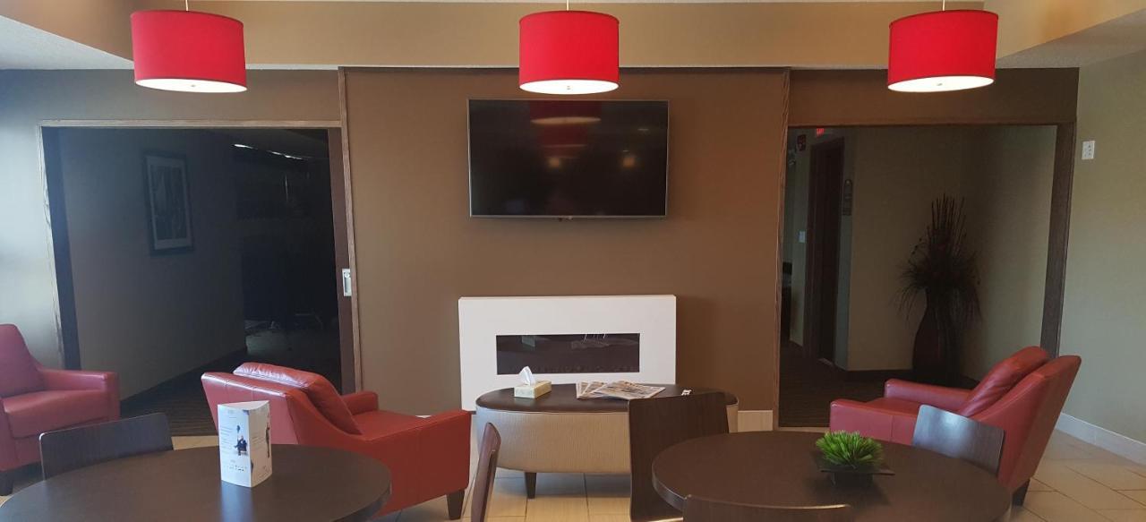 Microtel Inn & Suites By Wyndham Whitecourt Dış mekan fotoğraf